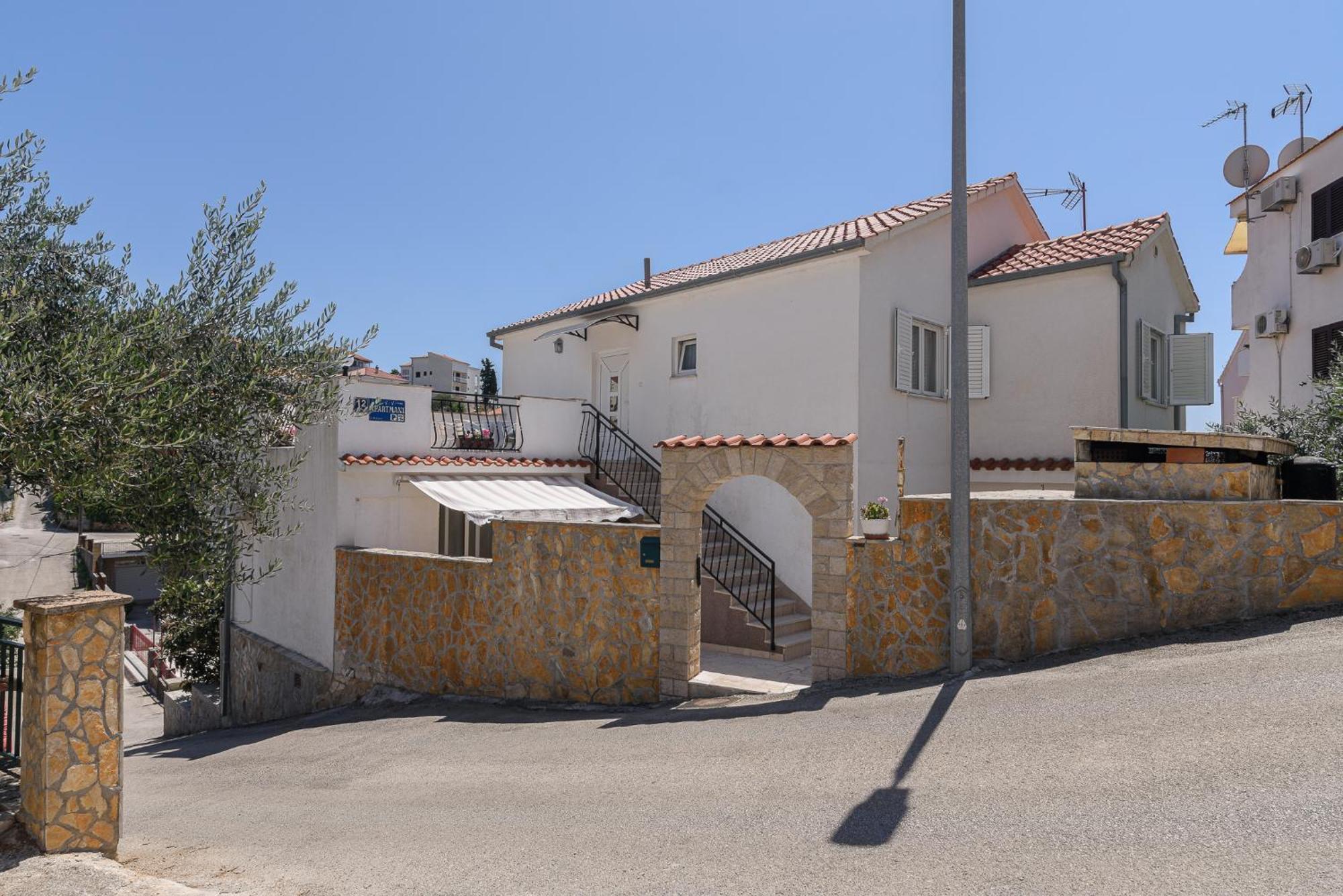 Apartmani Suki Trogir Eksteriør bilde