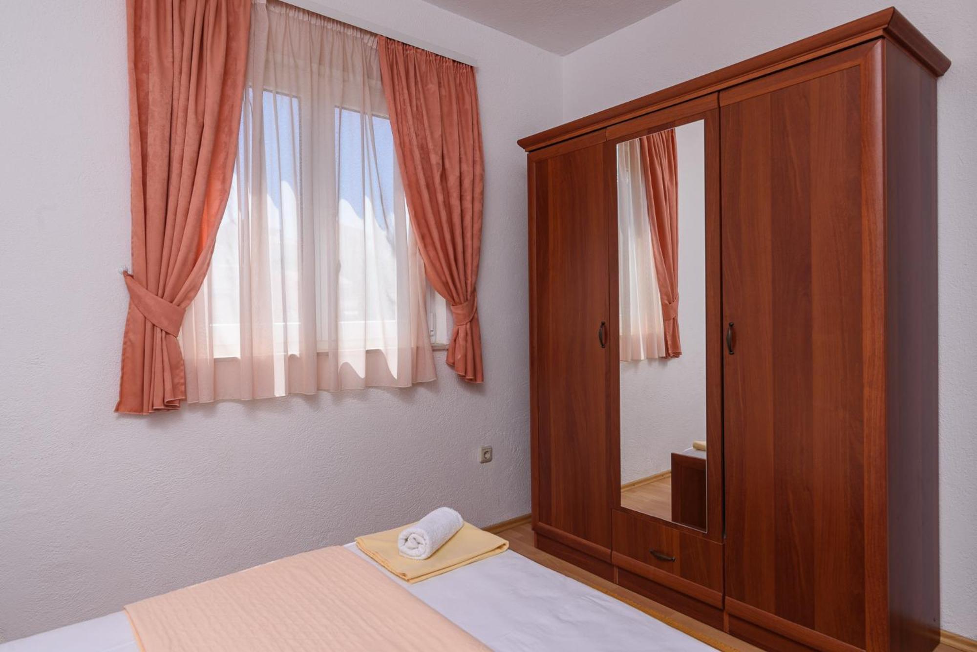 Apartmani Suki Trogir Eksteriør bilde
